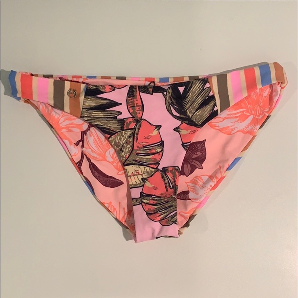 Maaji bikini bottoms reversible